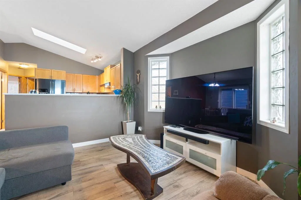 204 Hidden Spring Green NW, Calgary — photo 5 of 48