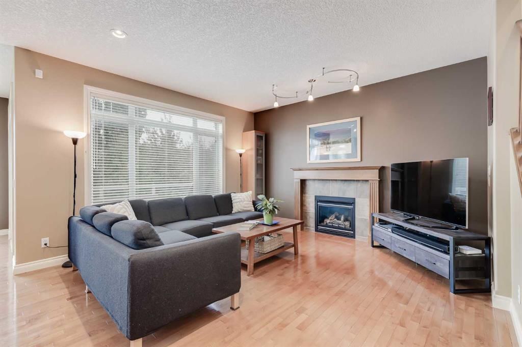 47 Hidden Creek Point NW, Calgary — photo 2 of 41
