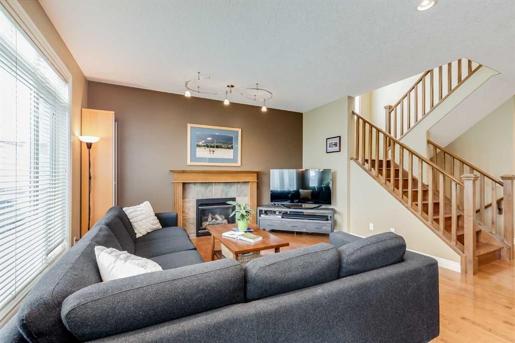 47 Hidden Creek Point NW, Calgary — photo 3 of 41
