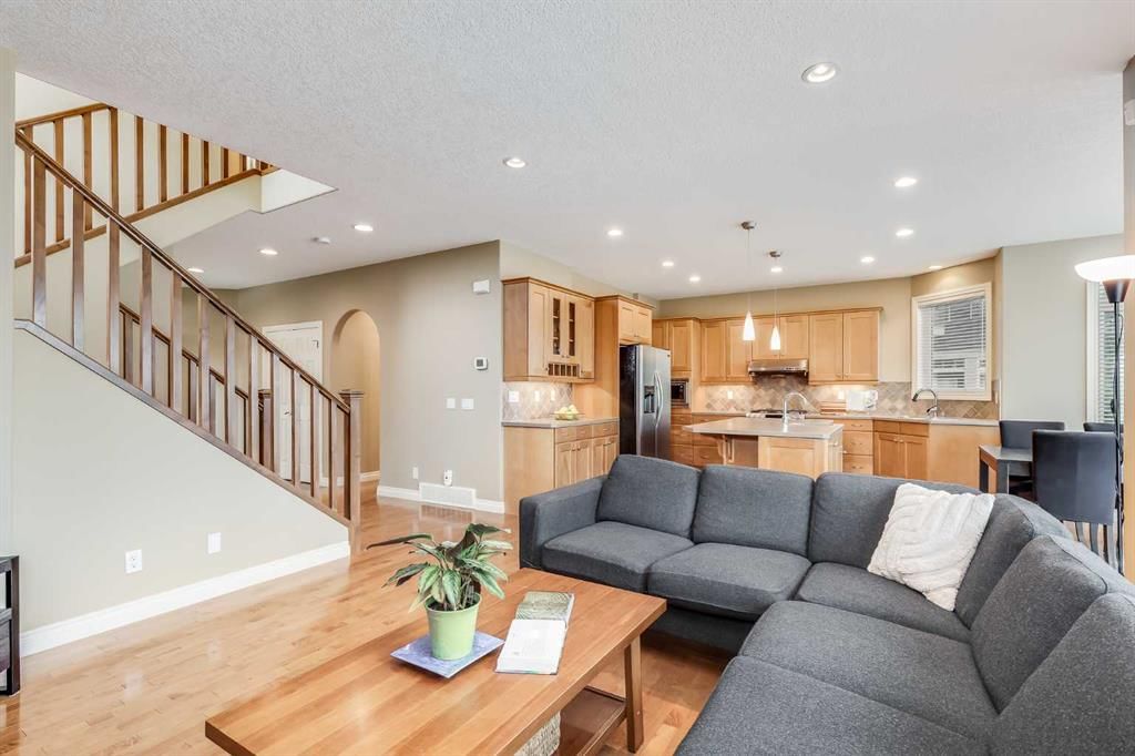 47 Hidden Creek Point NW, Calgary — photo 4 of 41