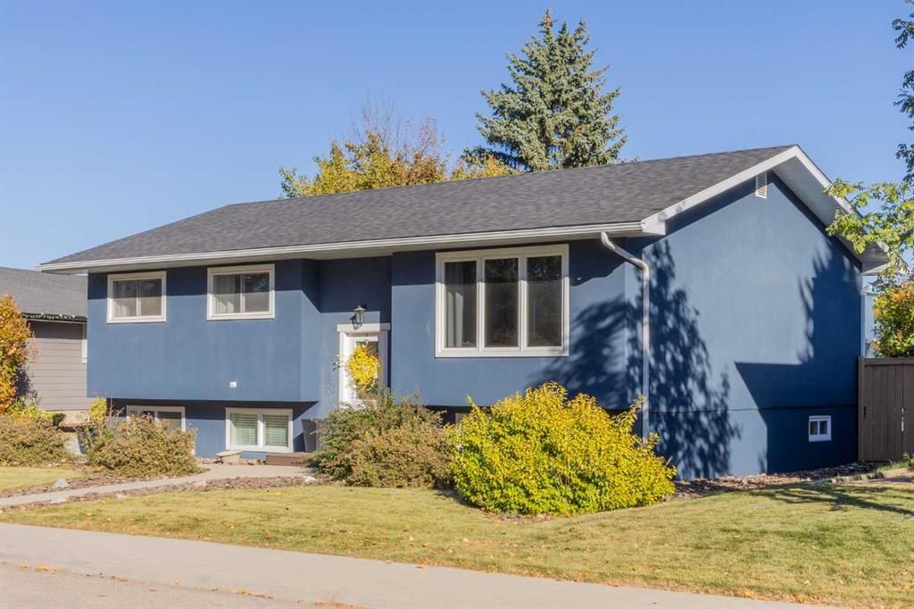 827 Canaveral Crescent SW, Calgary — photo 3 of 50