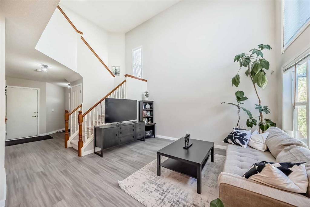 202 Bridlewood Court SW, Calgary — photo 4 of 49