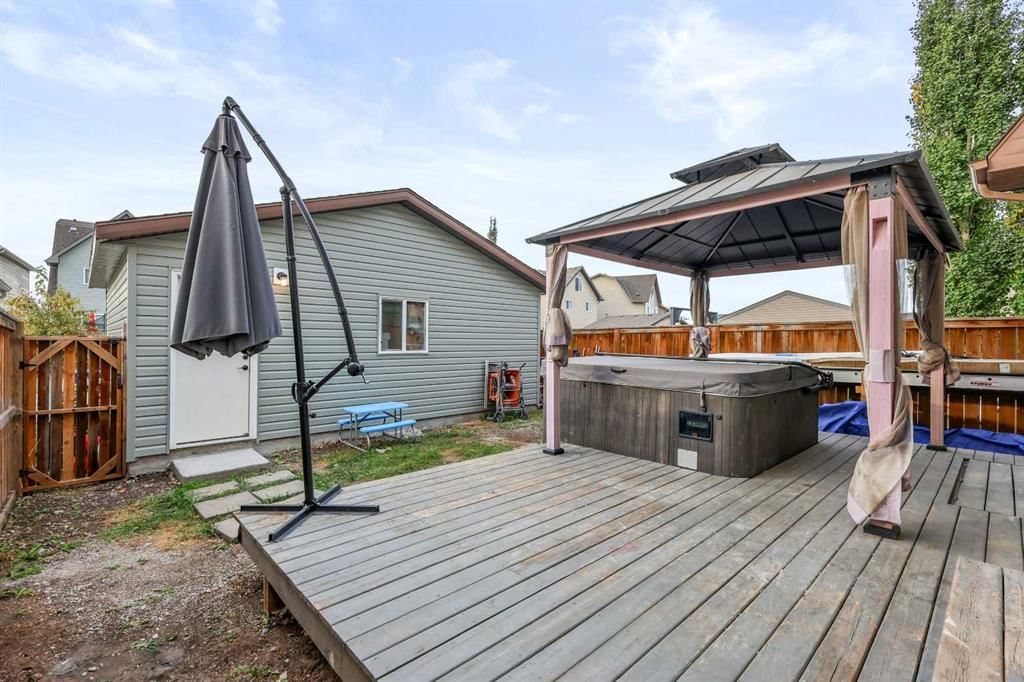 160 Copperpond Rise SE, Calgary — photo 4 of 50