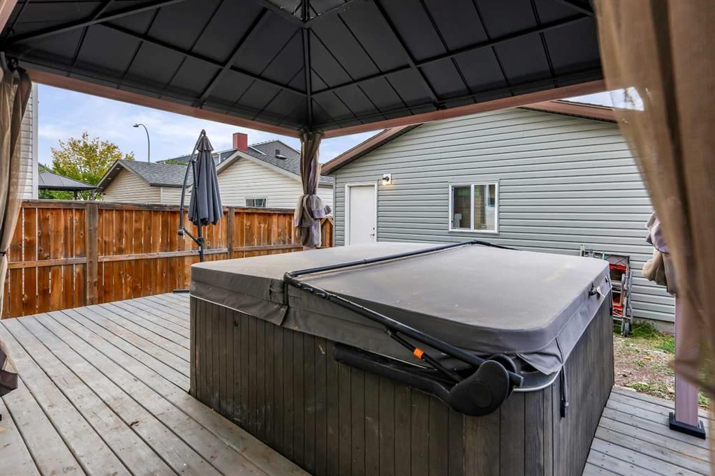 160 Copperpond Rise SE, Calgary — photo 5 of 50