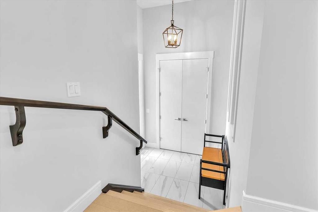 151 Aspen Vista Way SW, Calgary — photo 2 of 50