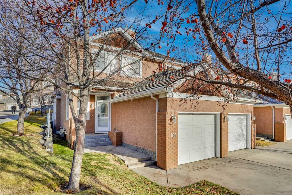 103 Royal Manor NW, Calgary — main listing photo