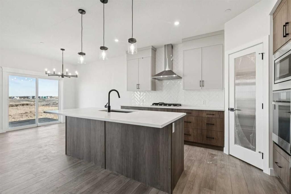 378 Hotchkiss Manor SE, Calgary — photo 5 of 26