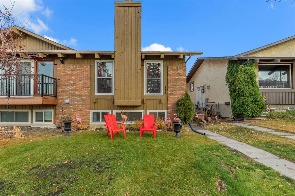 118 Bermuda Road NW, Calgary — photo 2 of 50