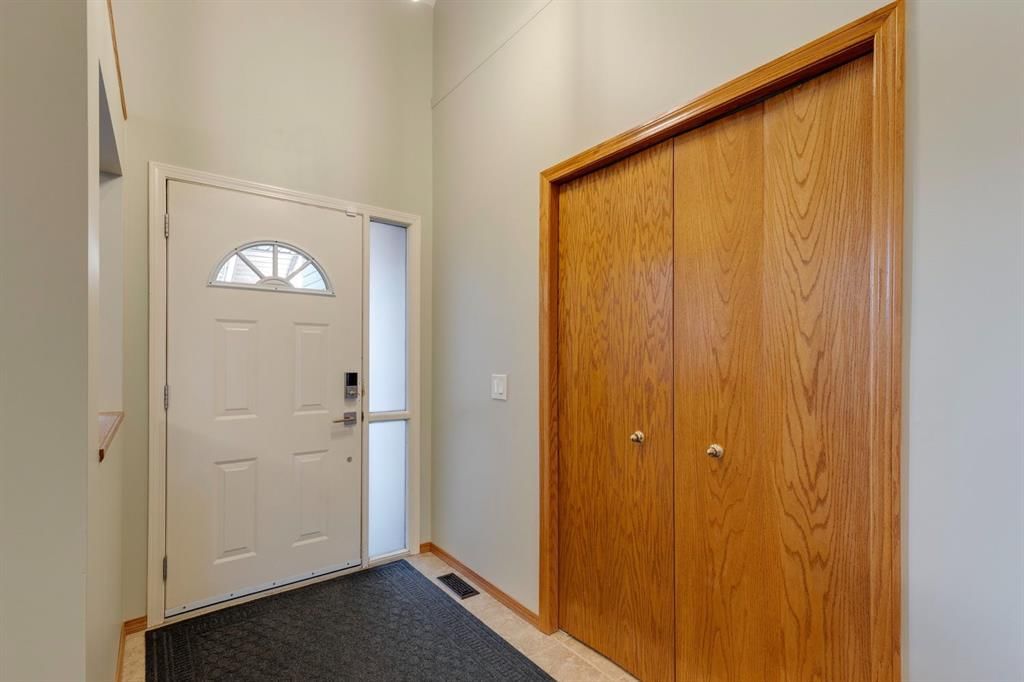87 Edgebrook Way NW, Calgary — photo 4 of 44