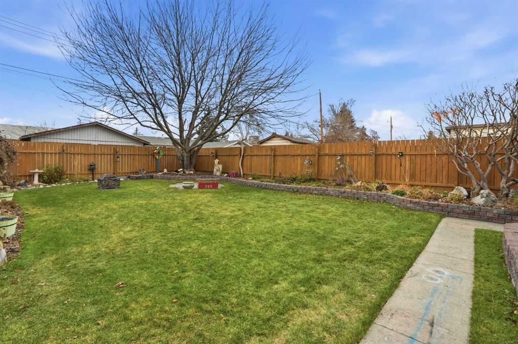 4501 Fordham Crescent SE, Calgary — photo 2 of 47