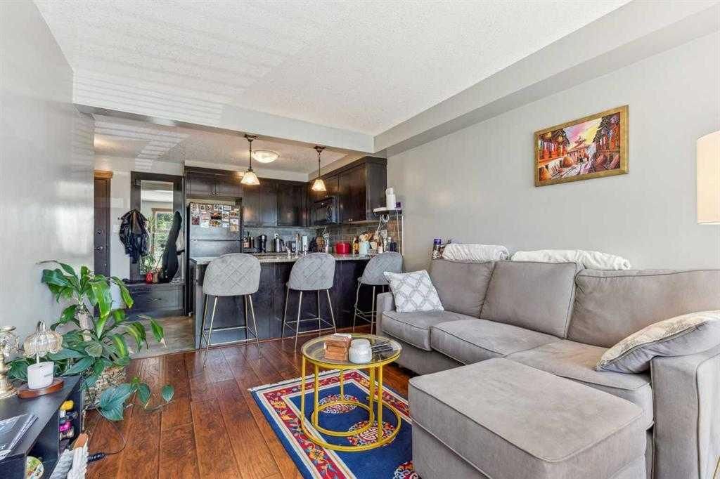 303, 315 50 Avenue SW, Calgary — photo 5 of 9