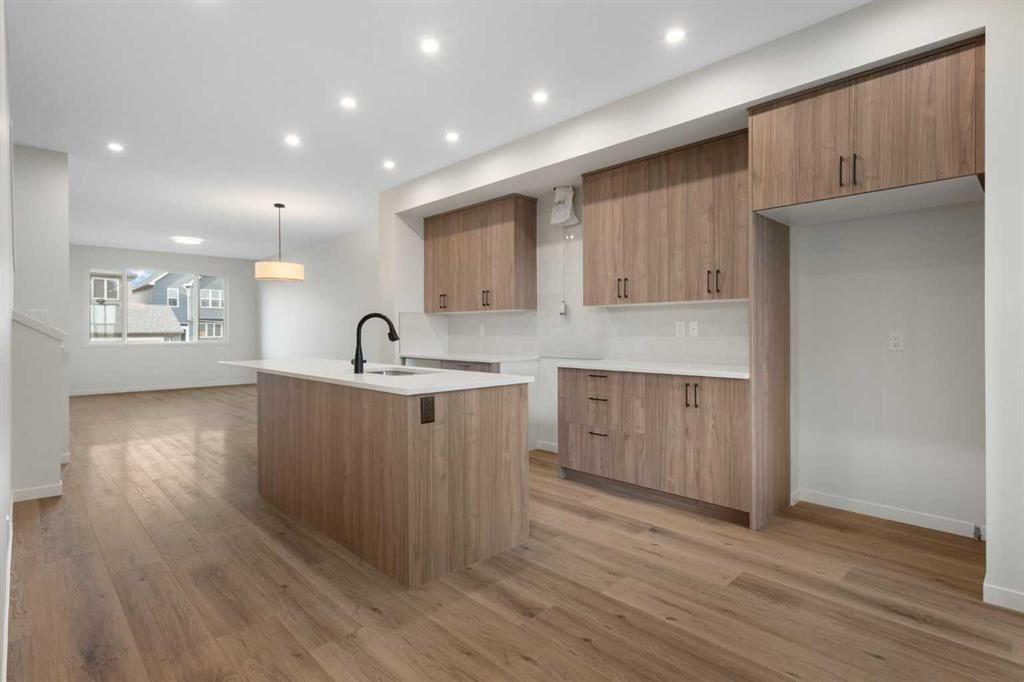 49 Annette Landing NW, Calgary — photo 2 of 48