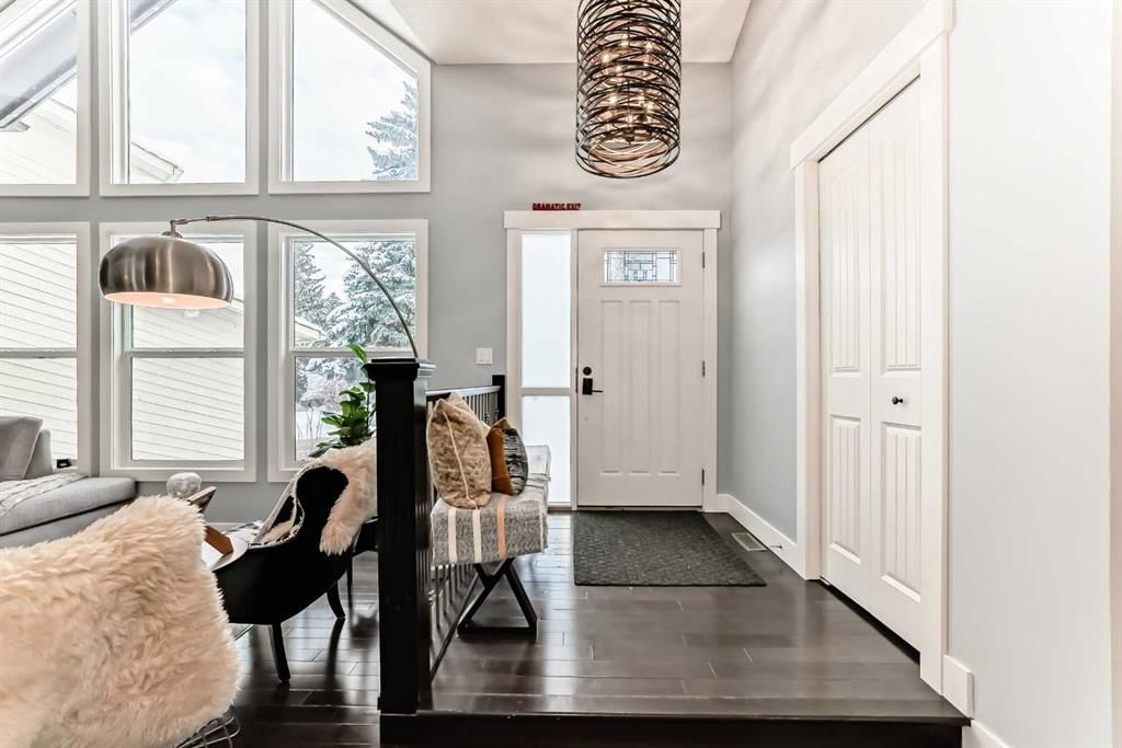 343 Deer Side Place SE, Calgary — photo 3 of 50
