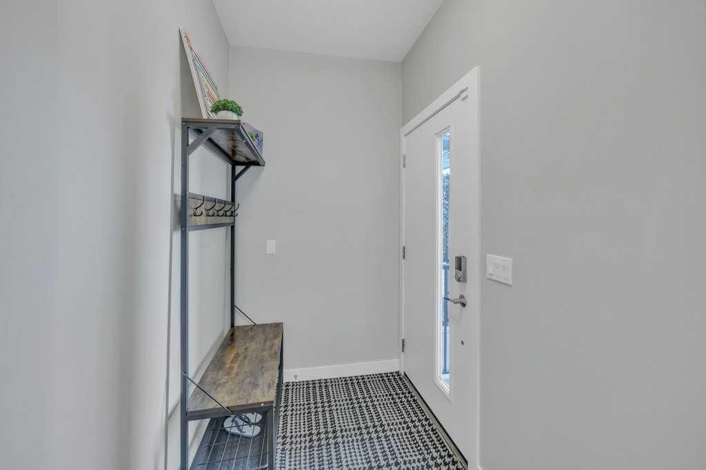 115 Savanna Way, Calgary — photo 5 of 43