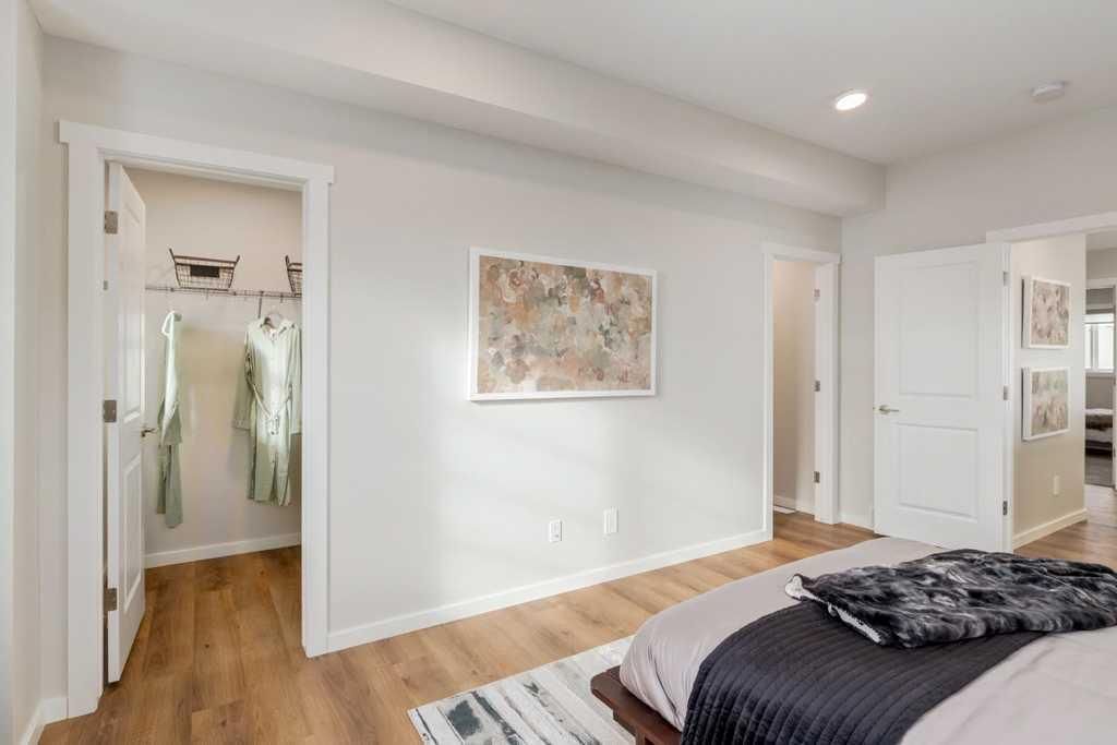 617 Savanna Drive NE, Calgary — photo 4 of 13