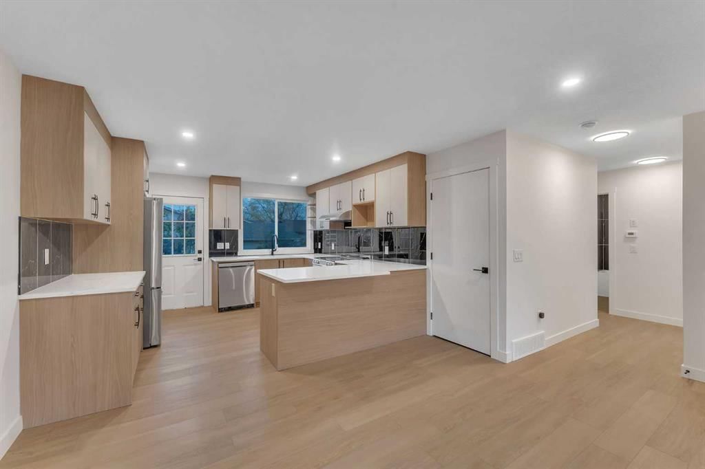 352 Lysander Place SE, Calgary — main listing photo