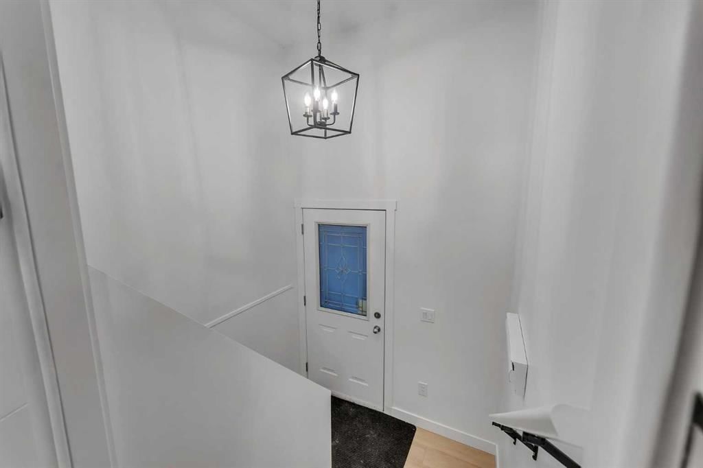 352 Lysander Place SE, Calgary — photo 3 of 40