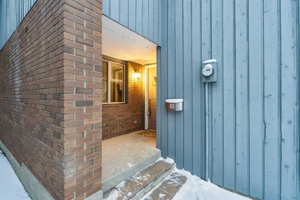15, 803 Varsity Estates Drive NW, Calgary — photo 2 of 32