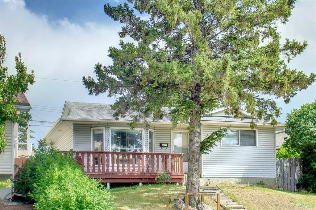 1671 Marlyn Way NE, Calgary — photo 2 of 50