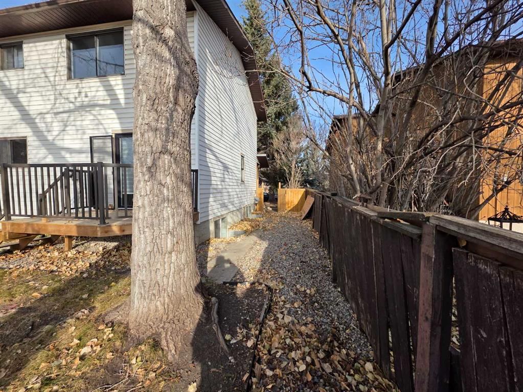 59 Brookpark Crescent SW, Calgary — photo 5 of 38