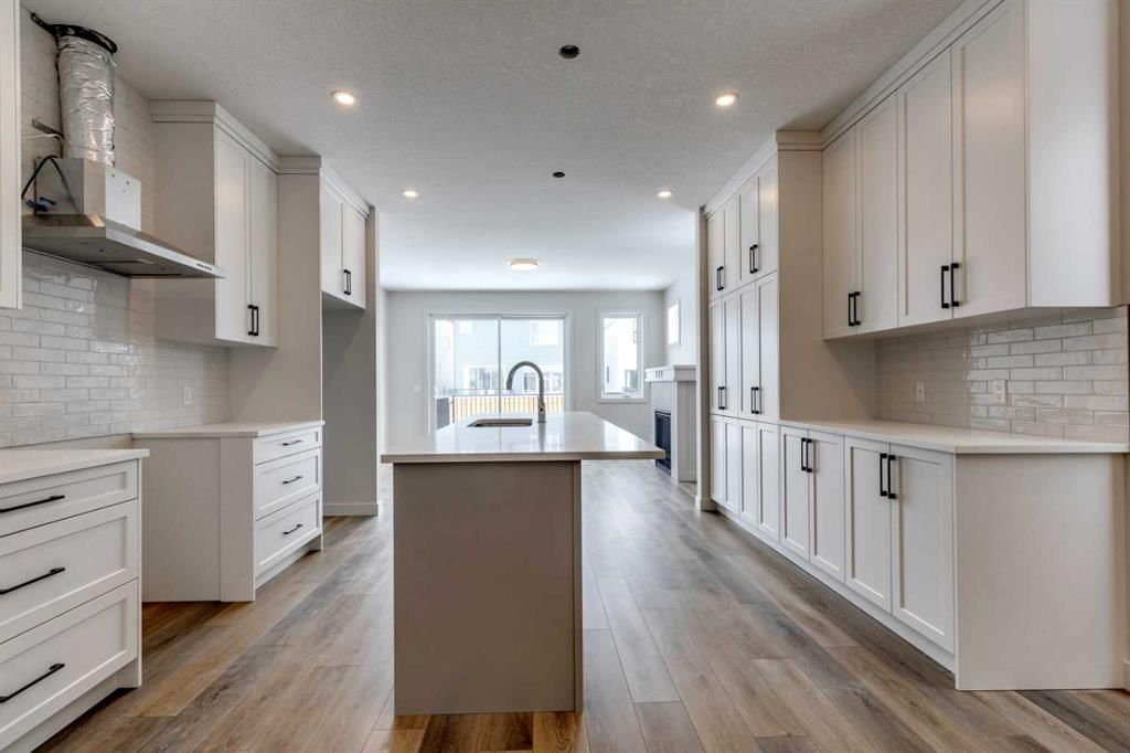 554 Rivercrest View, Cochrane — photo 3 of 20