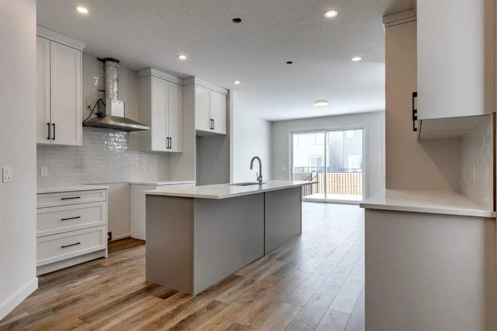 554 Rivercrest View, Cochrane — photo 4 of 20