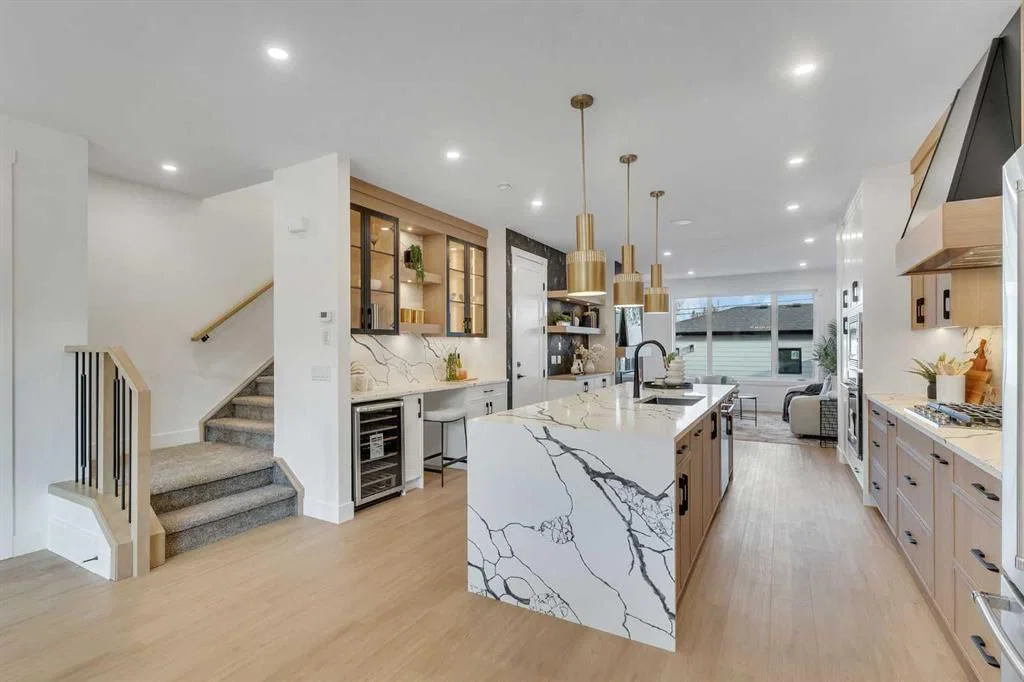 8718 34 Avenue NW, Calgary — photo 3 of 50