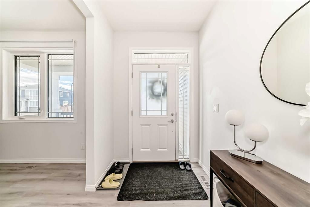 257 Carrington Way NW, Calgary — photo 5 of 40