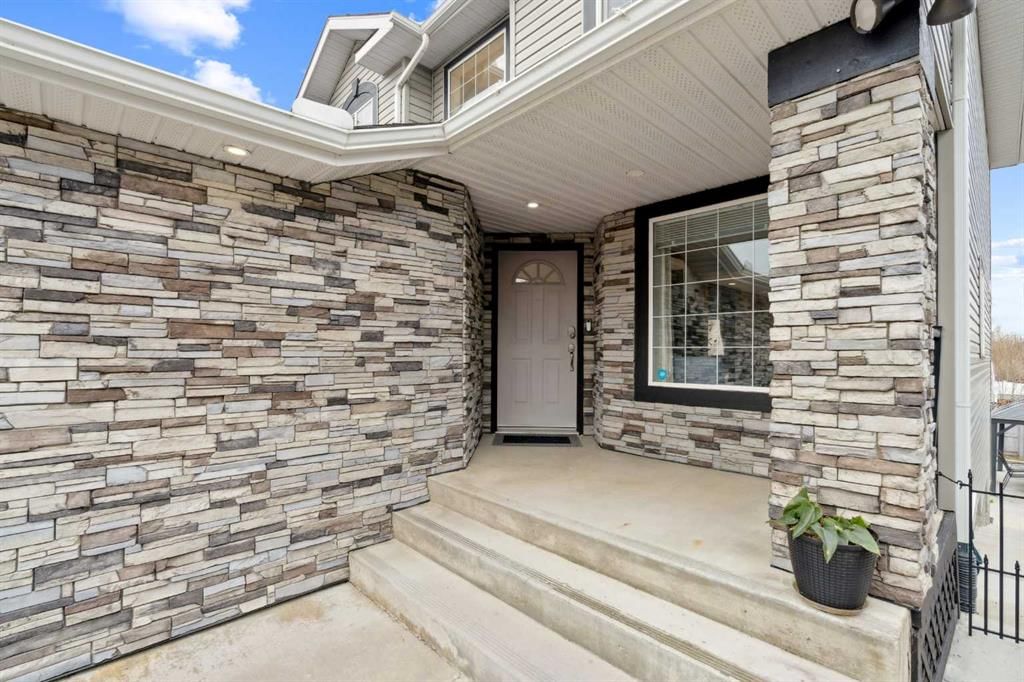 206 Bridlecreek Green SW, Calgary — photo 2 of 50