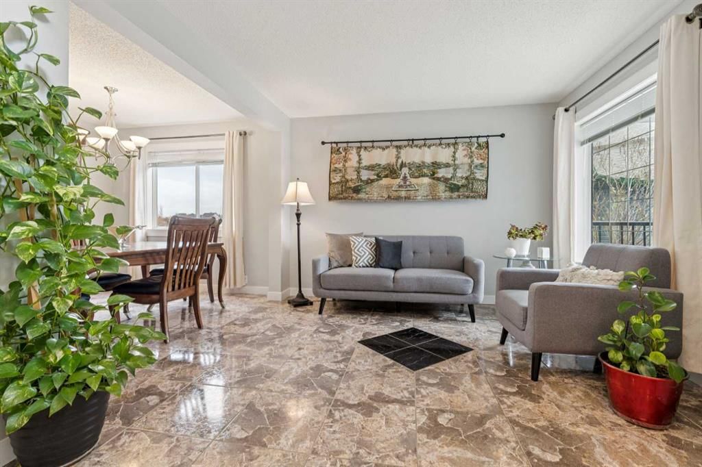 206 Bridlecreek Green SW, Calgary — photo 4 of 50