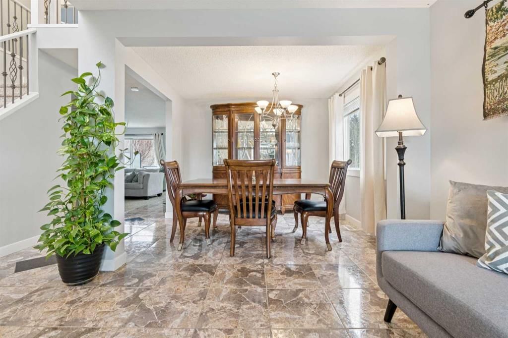 206 Bridlecreek Green SW, Calgary — photo 5 of 50