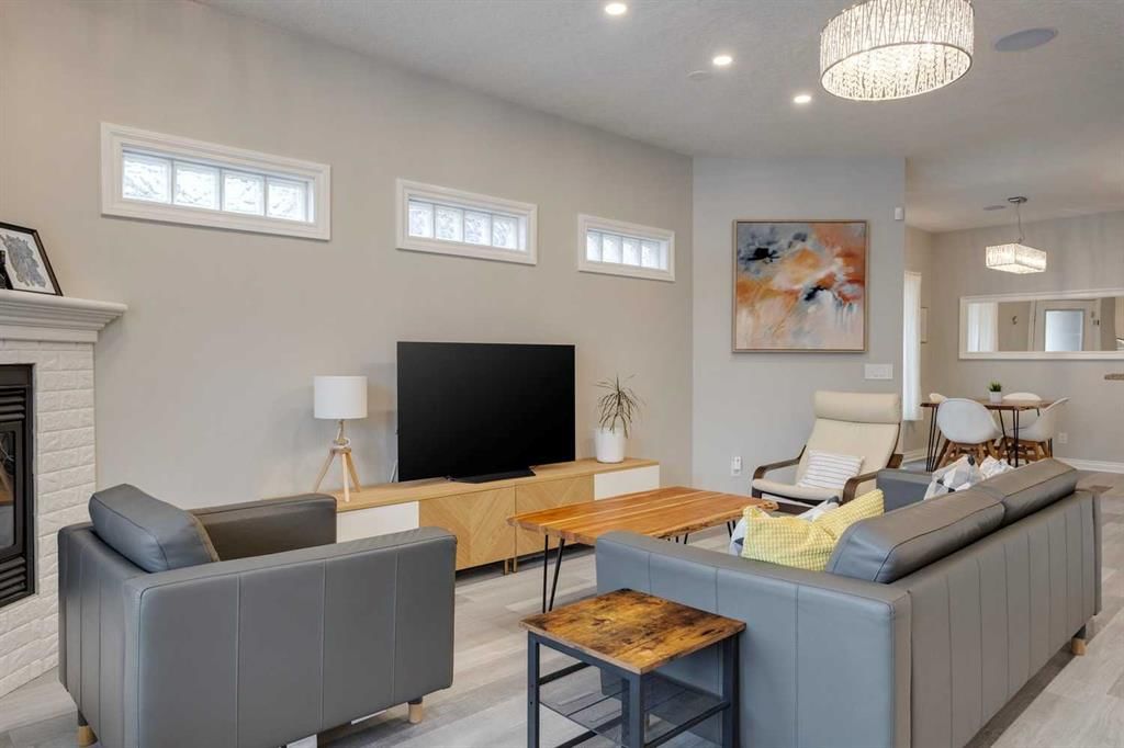 1, 219 17 Avenue NE, Calgary — main listing photo