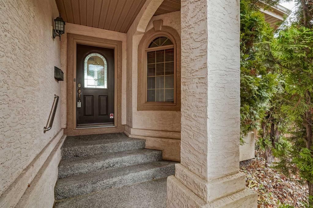 60 Mckenzie Lake Crescent SE, Calgary — photo 2 of 50