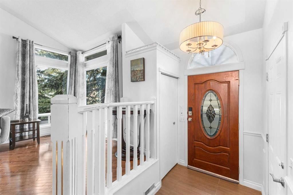 15 Scenic Glen Gate NW, Calgary — photo 4 of 50