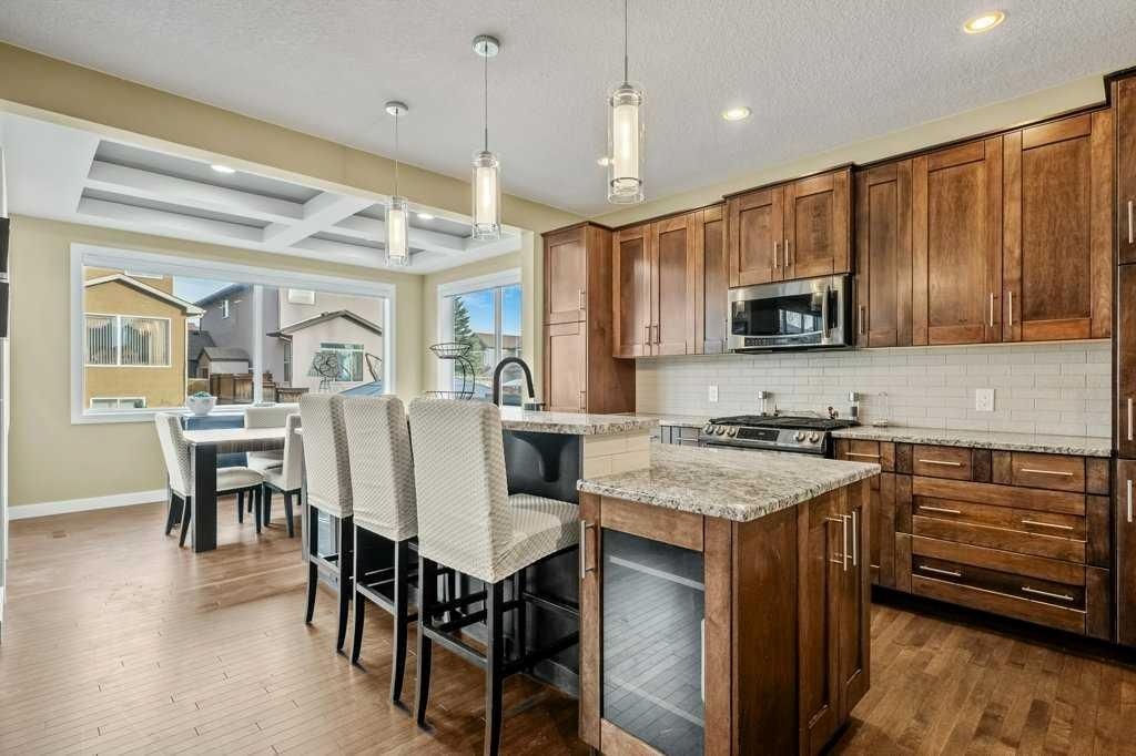 92 Everoak Circle SW, Calgary — photo 5 of 49