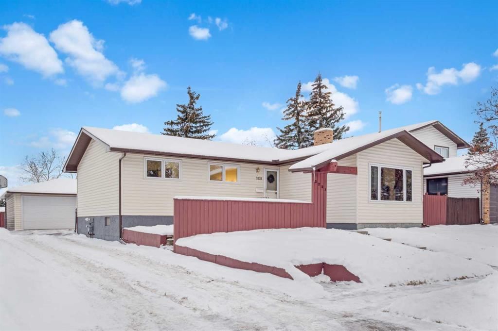 3221 Cedarille Drive SW, Calgary — photo 2 of 37