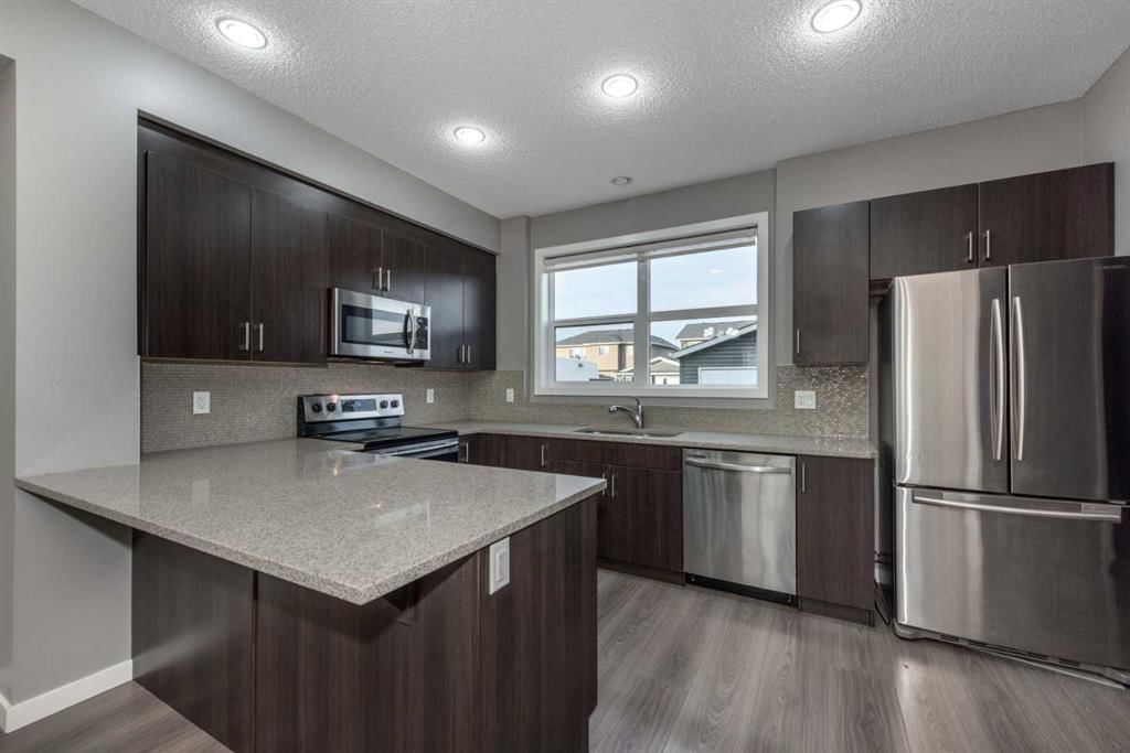 274 Redstone Drive NE, Calgary — photo 4 of 28