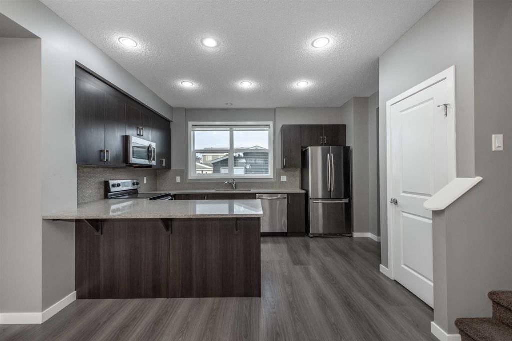 274 Redstone Drive NE, Calgary — photo 5 of 28