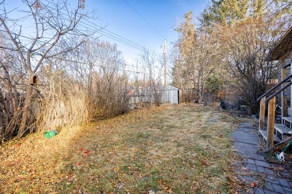 58 Canyon Drive NW, Calgary — photo 2 of 5