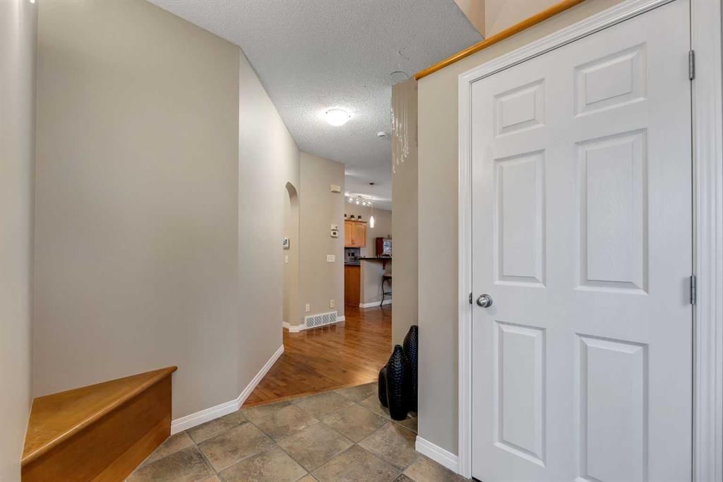 136 Copperfield Close SE, Calgary — photo 2 of 35