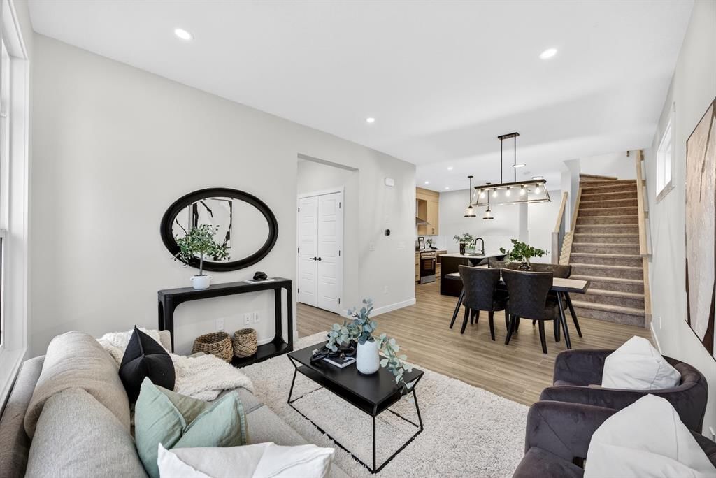 310 Alpine Boulevard, Calgary — photo 3 of 44