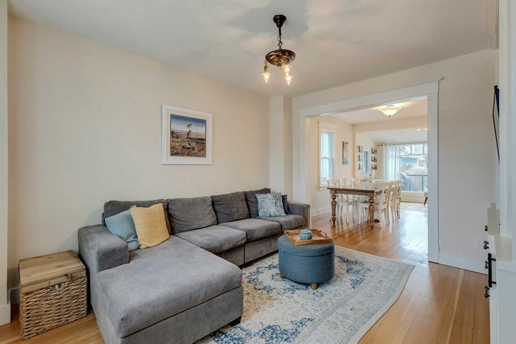 3019 4 Street SW, Calgary — photo 4 of 31