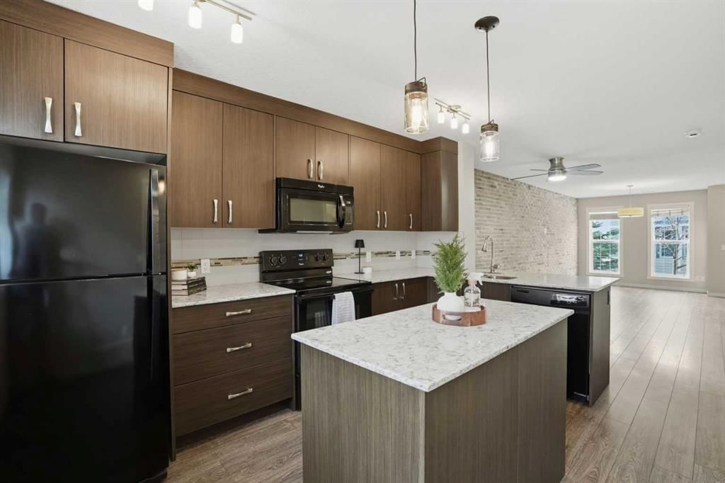 216 Auburn Bay Circle SE, Calgary — photo 4 of 18