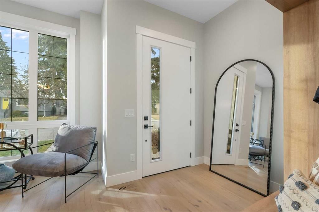 2414 35 Street SW, Calgary — photo 3 of 47