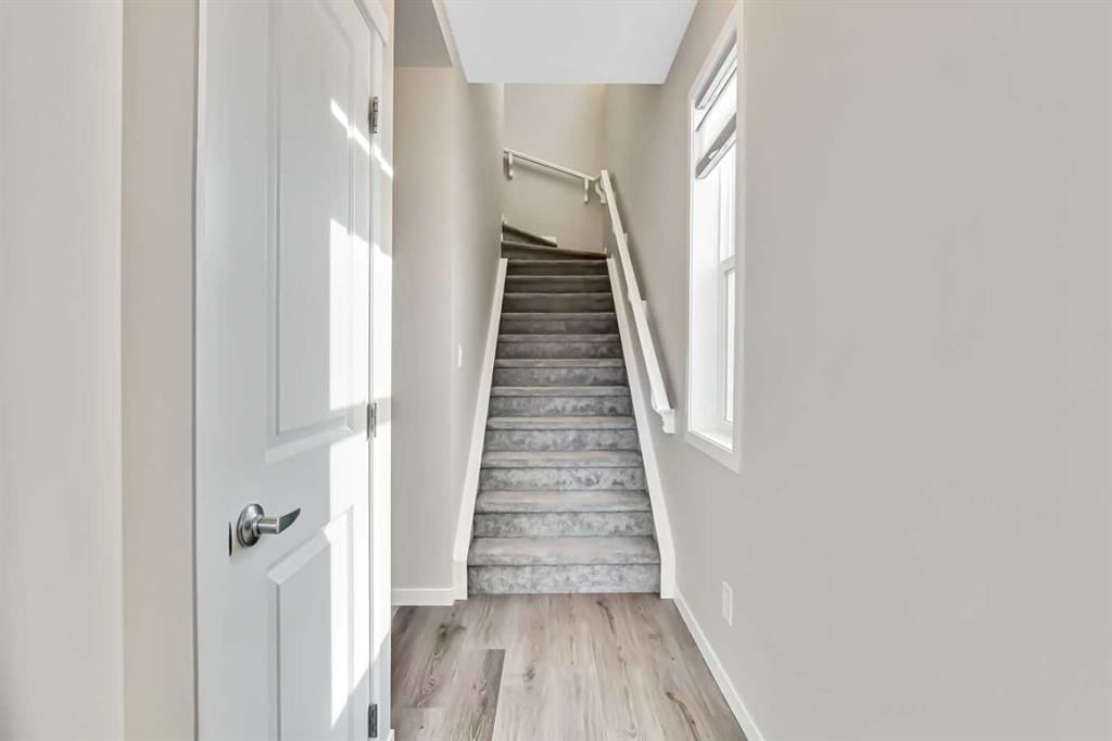 1027 Mahogany Boulevard SE, Calgary — photo 3 of 36