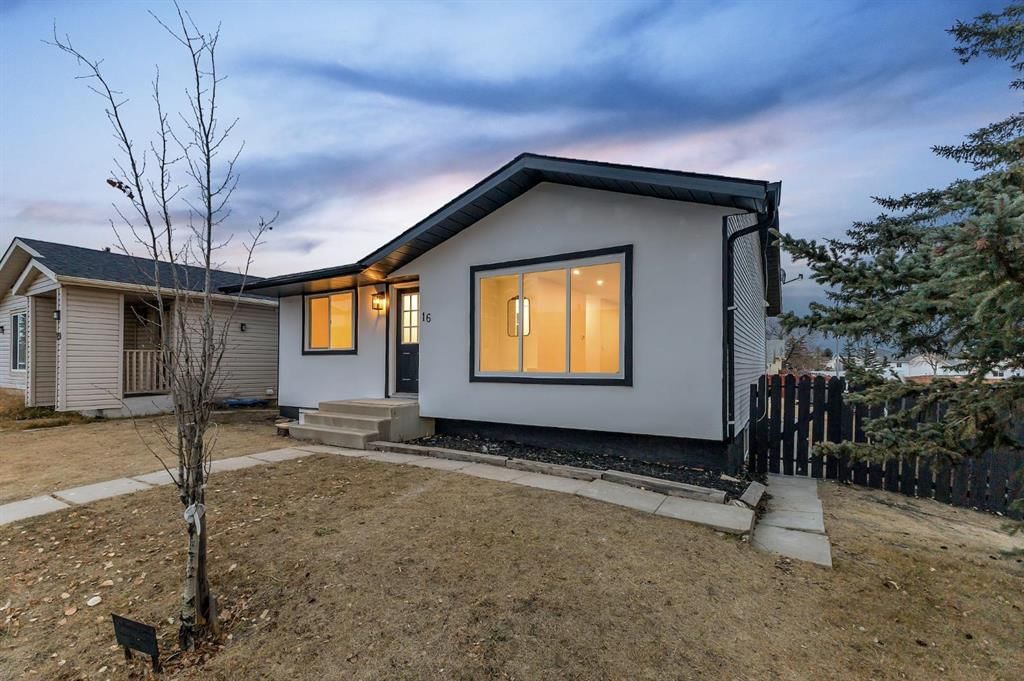 16 Faldale Close NE, Calgary — photo 2 of 45