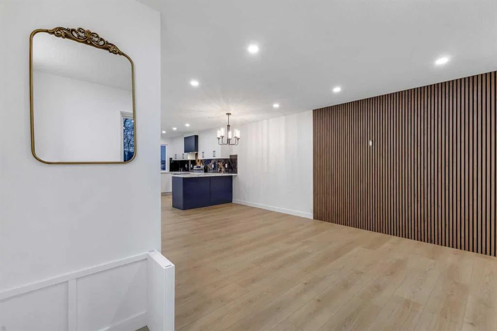 16 Faldale Close NE, Calgary — photo 5 of 45