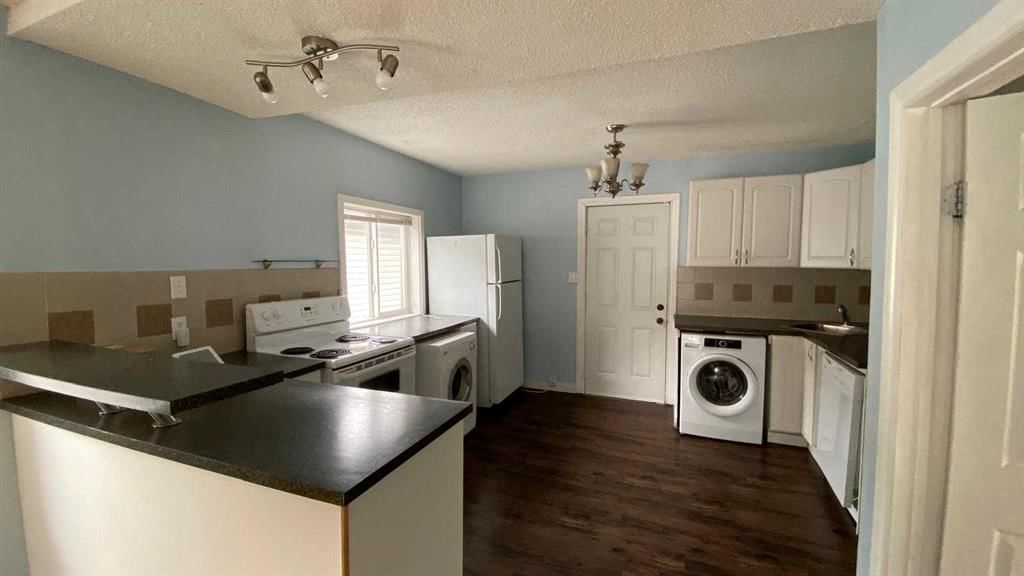 3804 Centre A Street NE, Calgary — photo 2 of 21