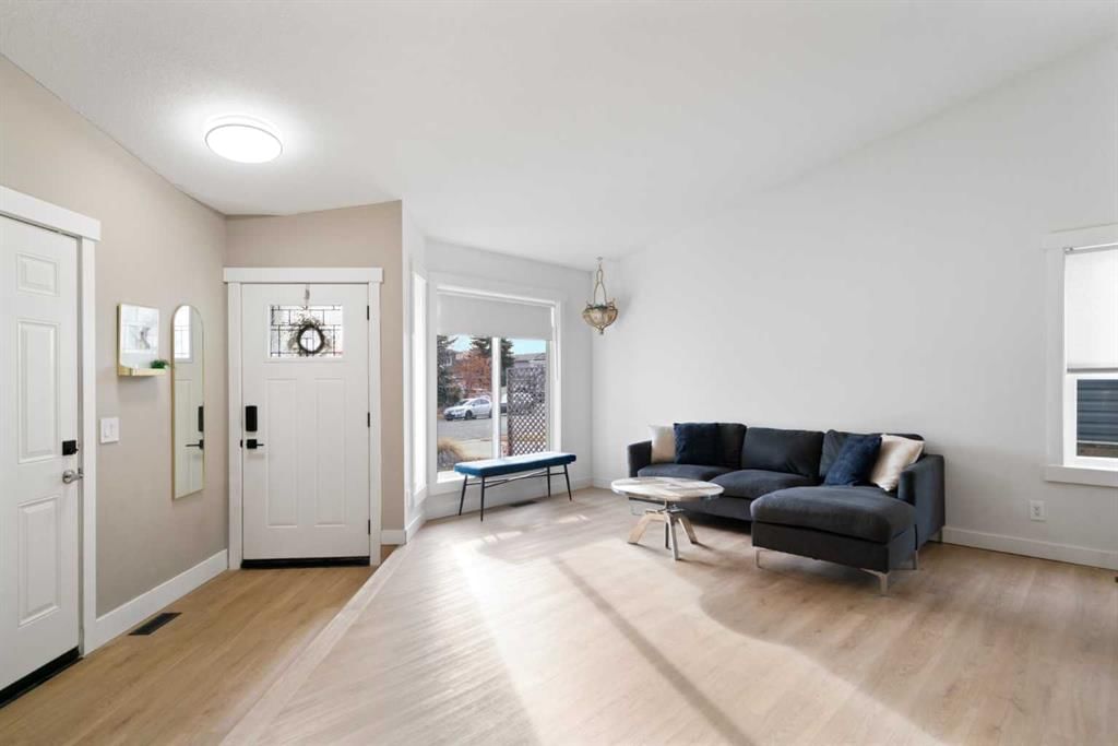 53 Riverside Crescent SE, Calgary — photo 3 of 49