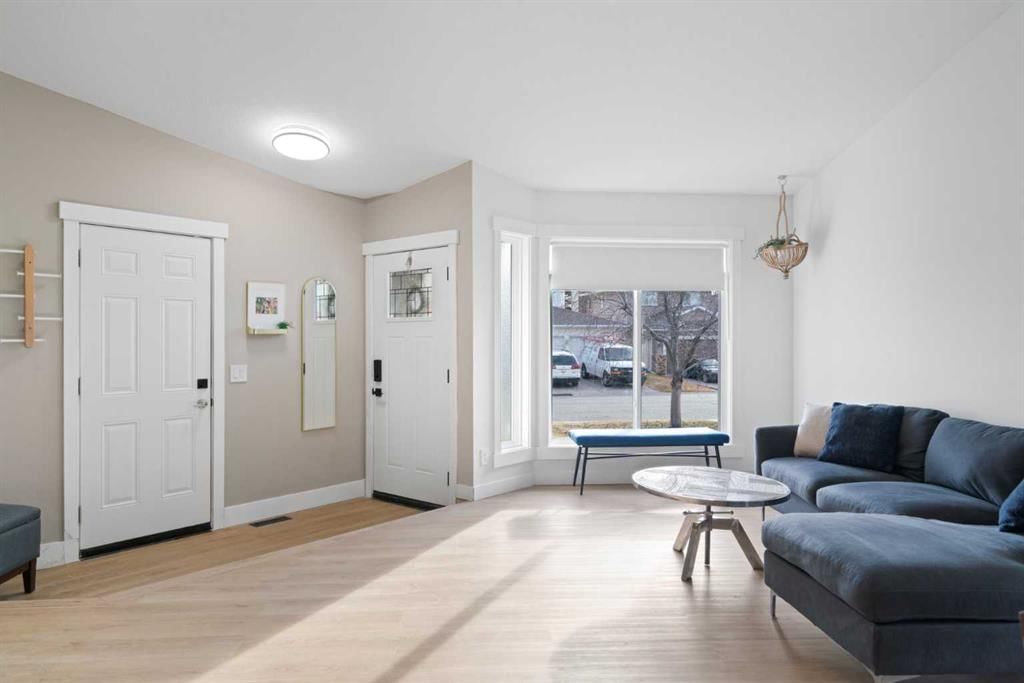 53 Riverside Crescent SE, Calgary — photo 4 of 49